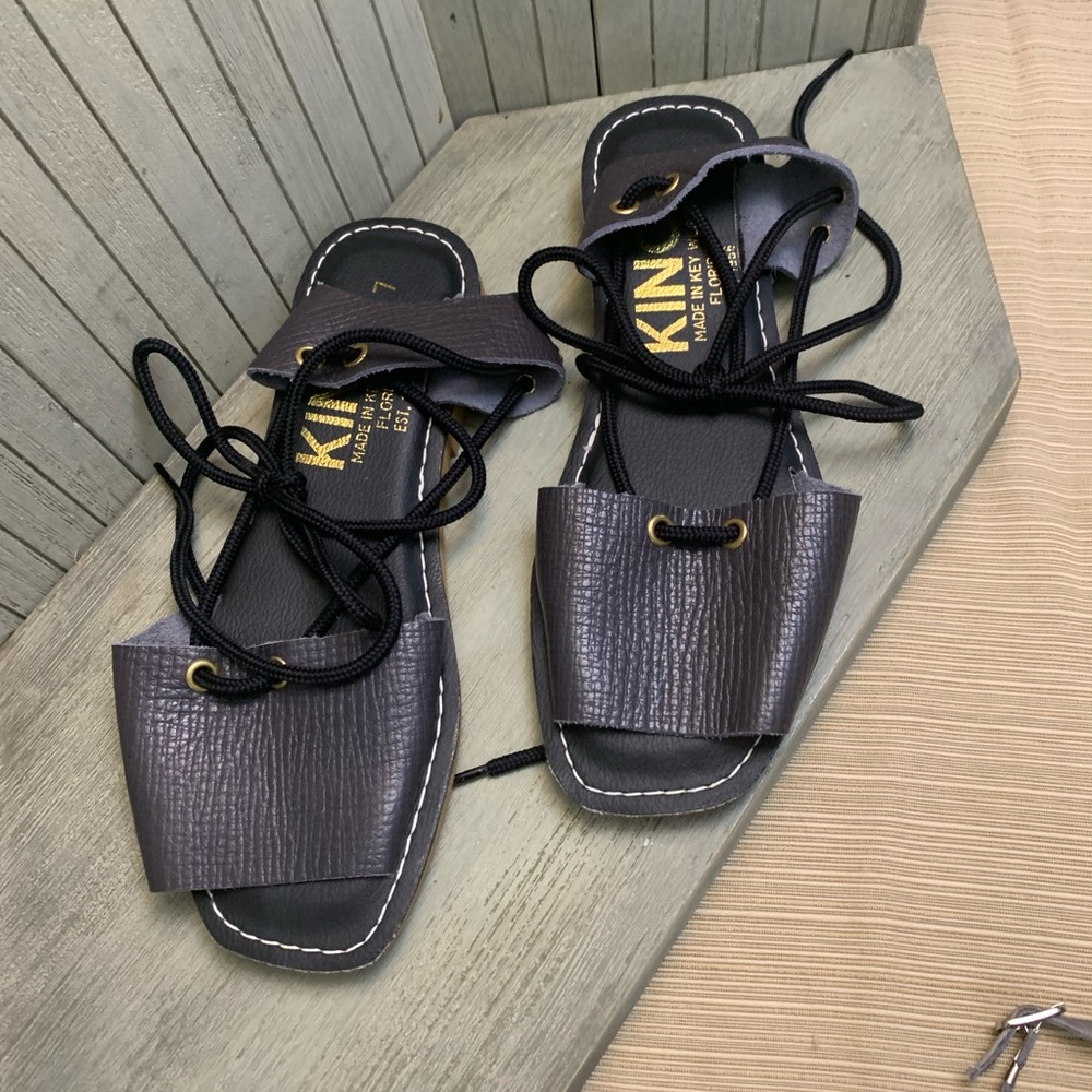 NWOT Kino Navy Leather Handmaids Strappy Sandals 7 - Picture 4 of 10